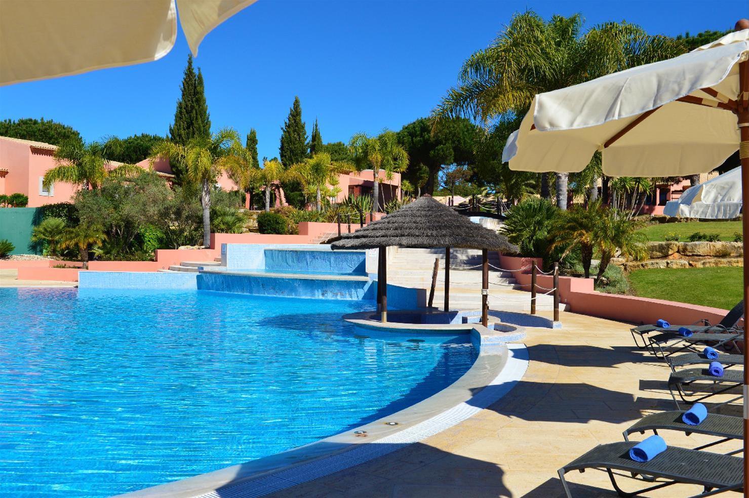 Pestana Vila Sol - Vilamoura Premium Golf Resort Kültér fotó A swimming pool at a resort in Portugal