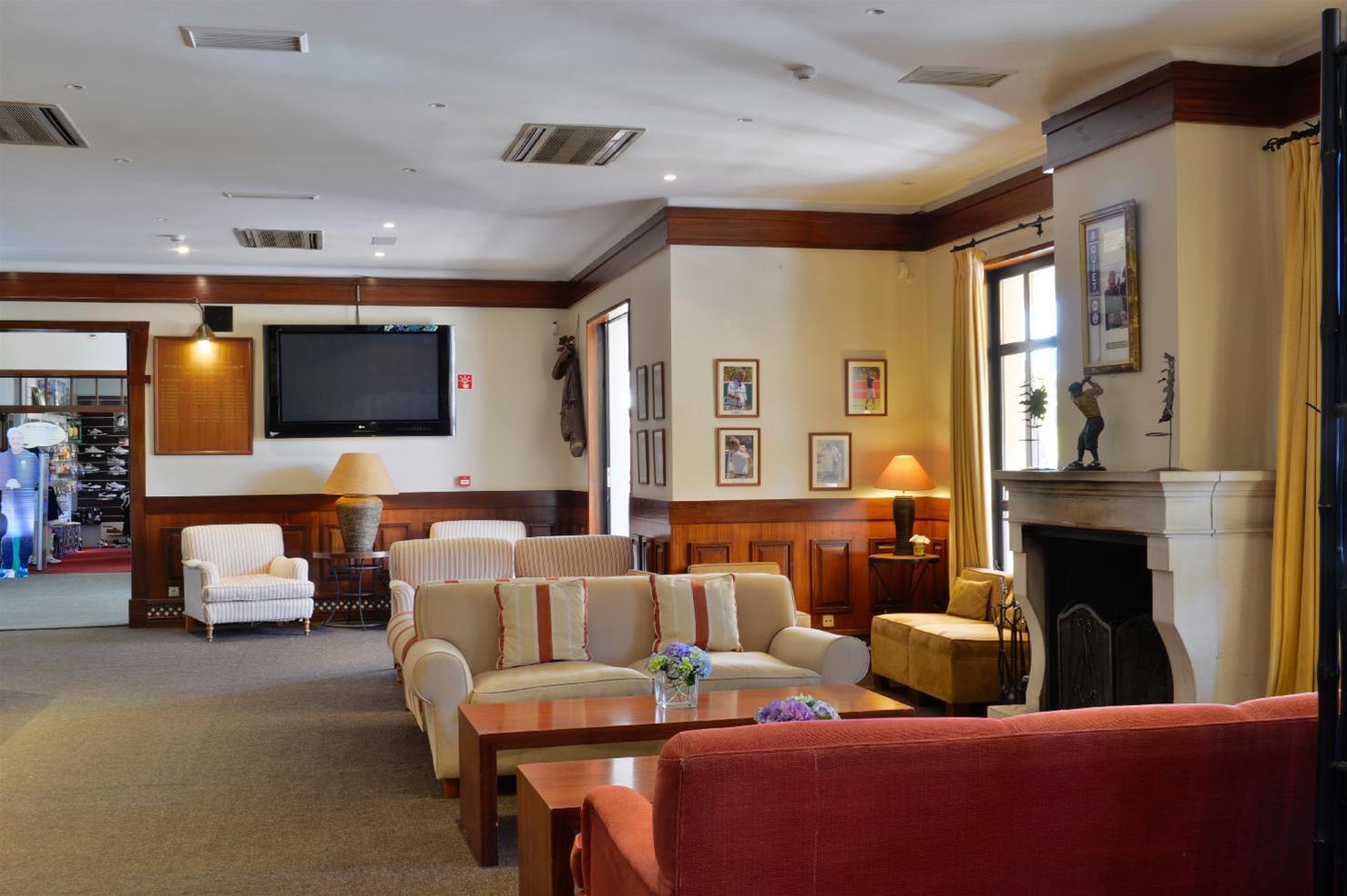 Pestana Vila Sol - Vilamoura Premium Golf Resort Kültér fotó The lobby of the Inn at the Opera