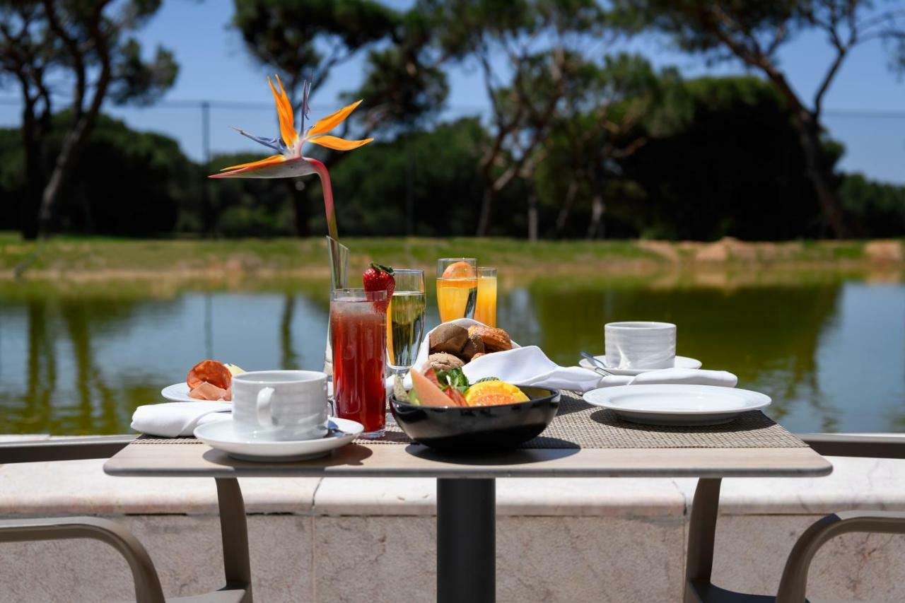 Pestana Vila Sol - Vilamoura Premium Golf Resort Kültér fotó Breakfast at the Hotel