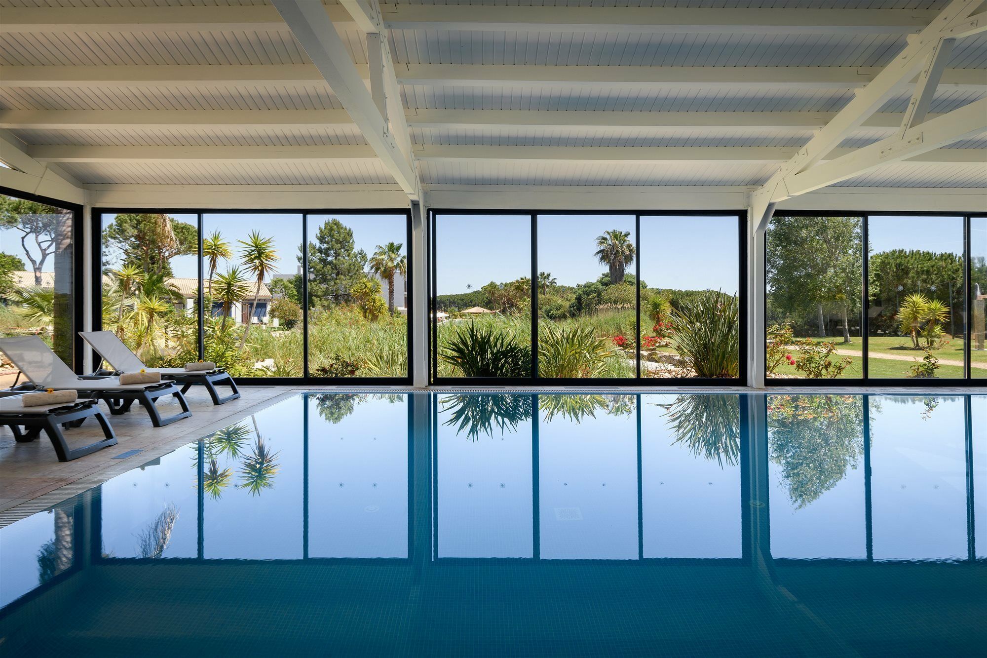 Pestana Vila Sol - Vilamoura Premium Golf Resort Kültér fotó The swimming pool at the clubhouse