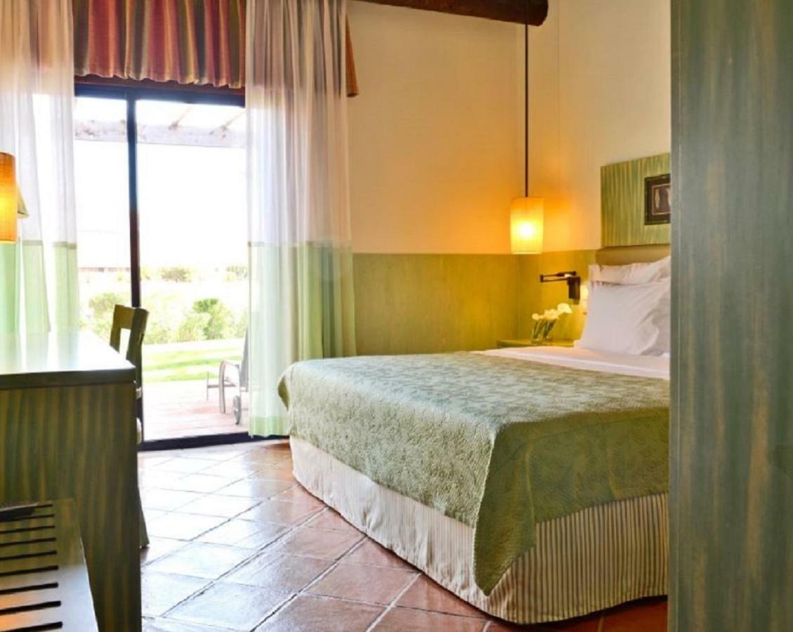 Pestana Vila Sol - Vilamoura Premium Golf Resort Kültér fotó A room at the hotel